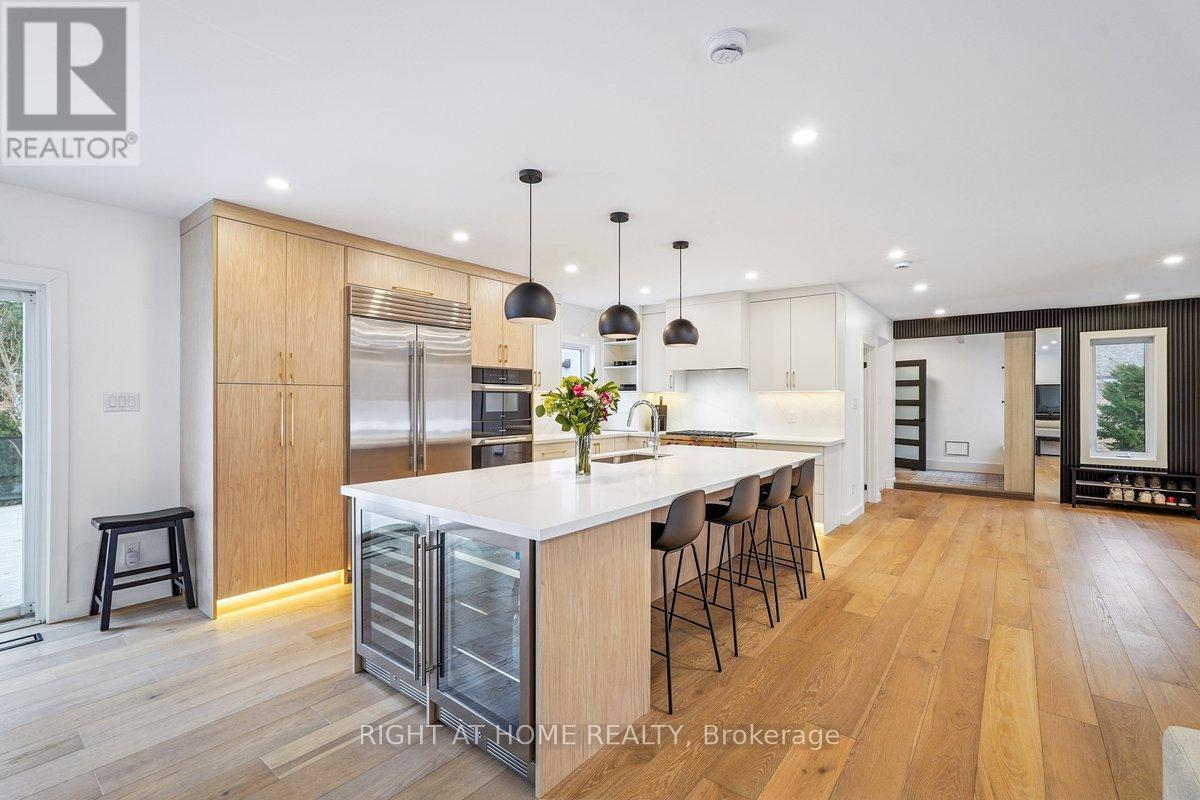 2090 Stonehouse Crescent Property Photo 4