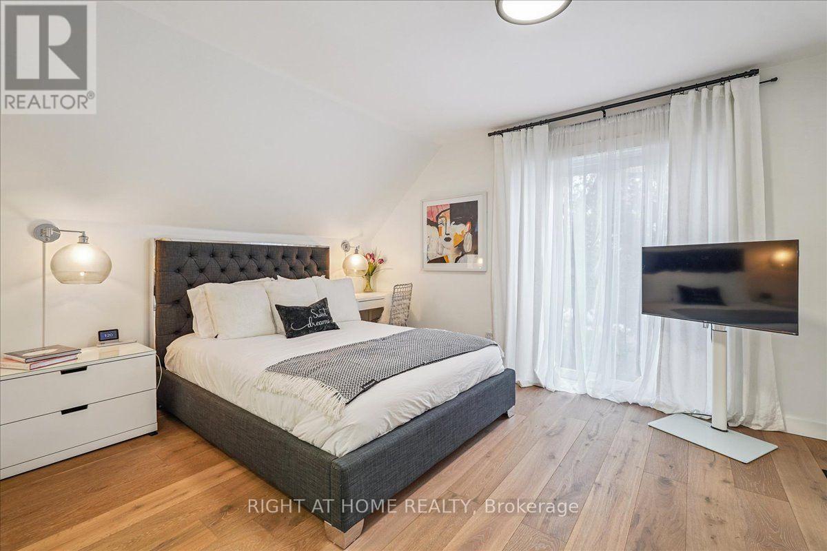 2090 Stonehouse Crescent Property Photo 15