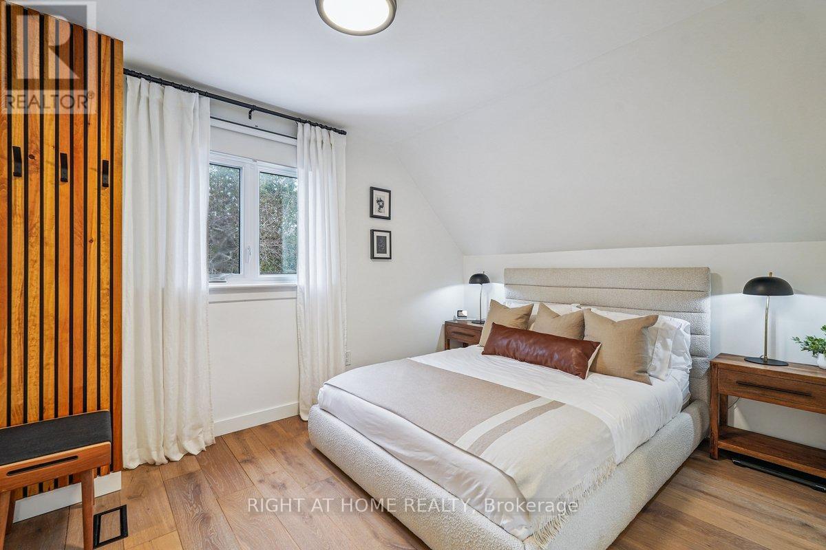 2090 Stonehouse Crescent Property Photo 17