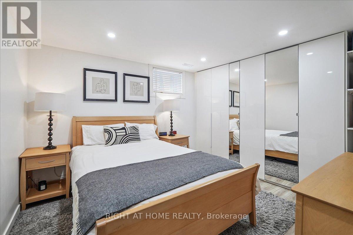2090 Stonehouse Crescent Property Photo 21