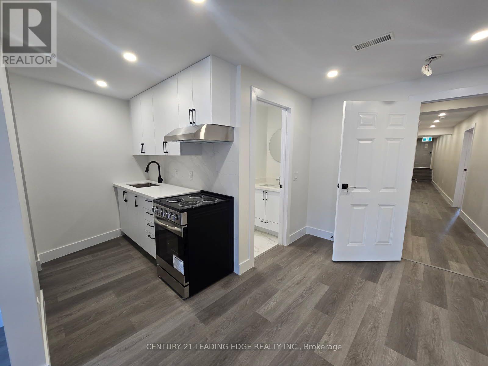 #3 - 3030 Dundas Street Property Photo 2