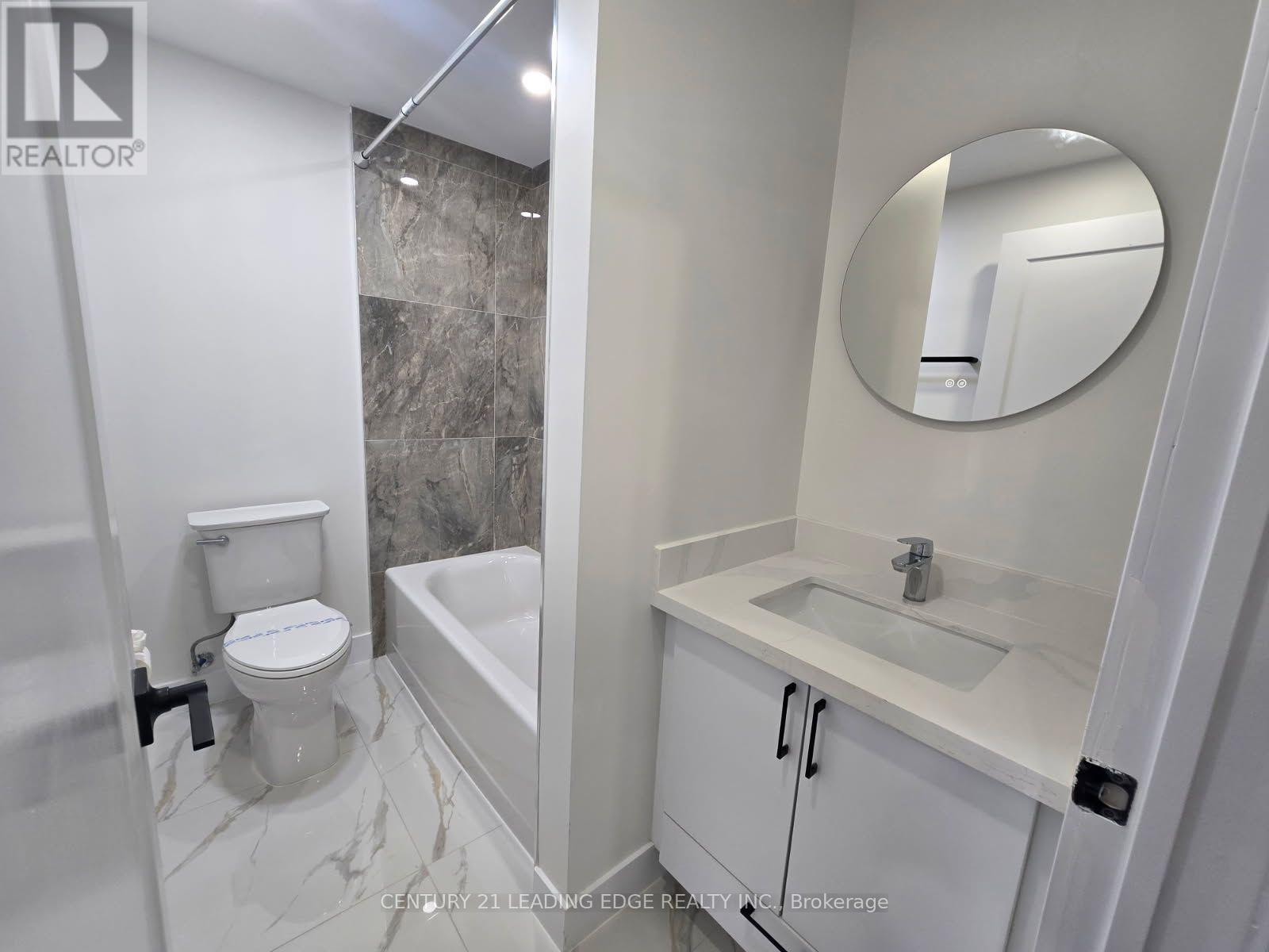#3 - 3030 Dundas Street Property Photo 3