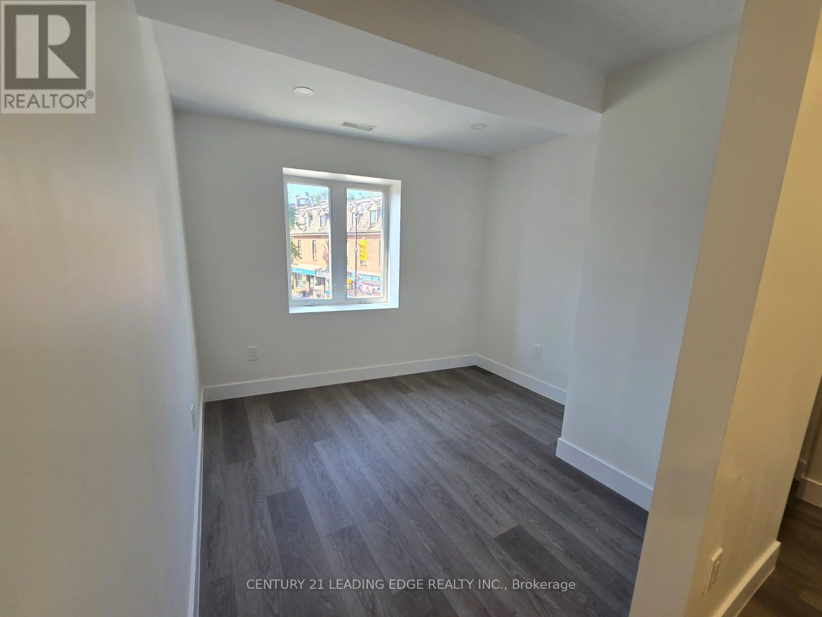 #3 - 3030 Dundas Street Property Photo 5