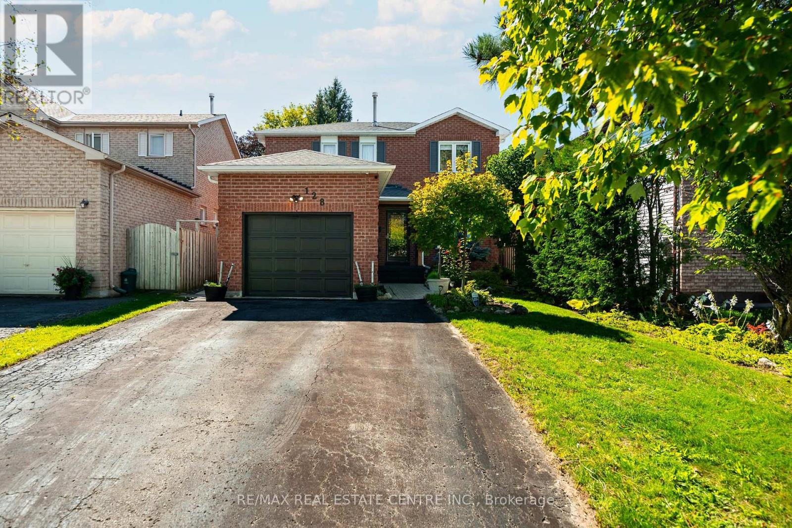 128 Elaine Drive Property Photo 1