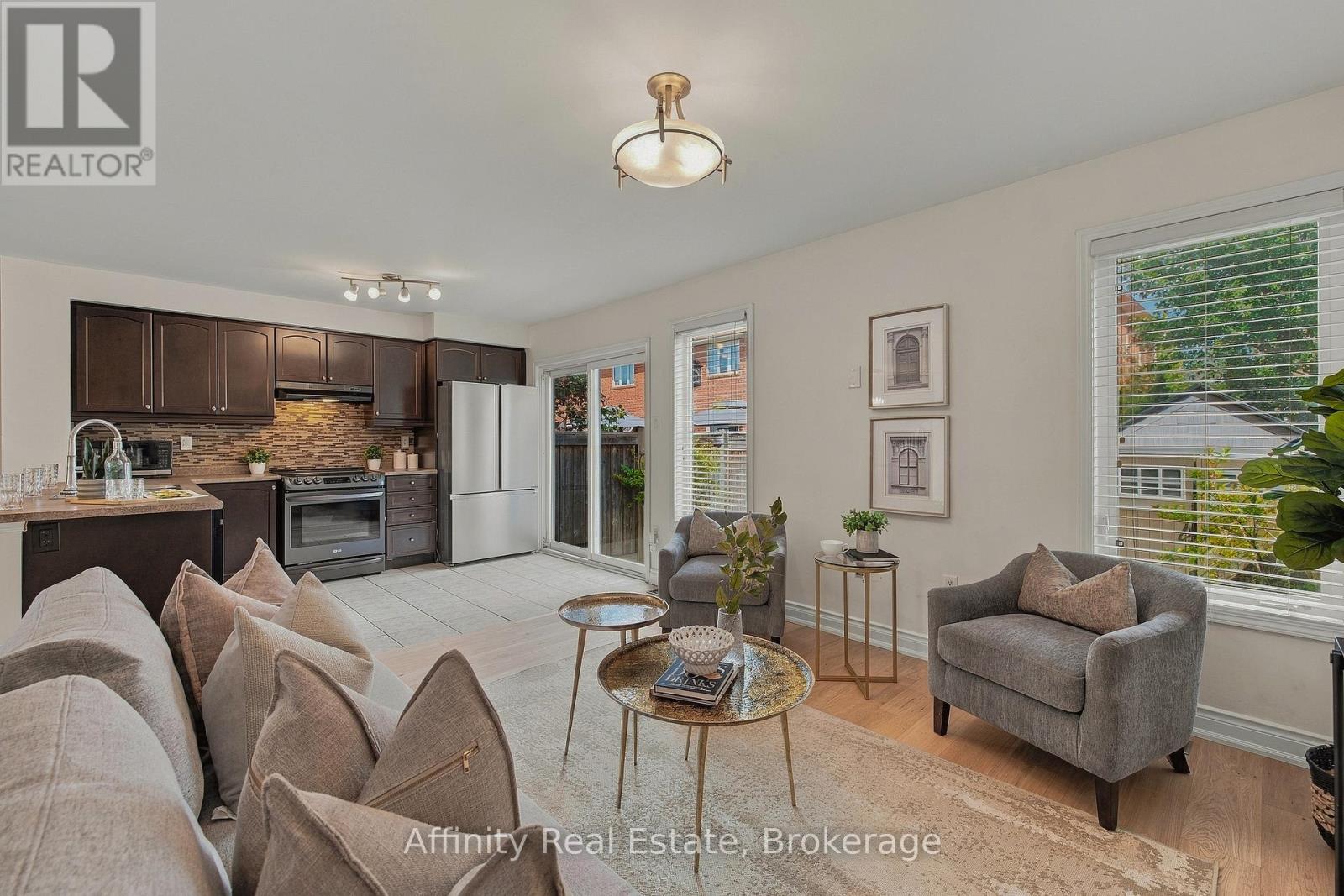 629 Gervais Terrace Property Photo 11