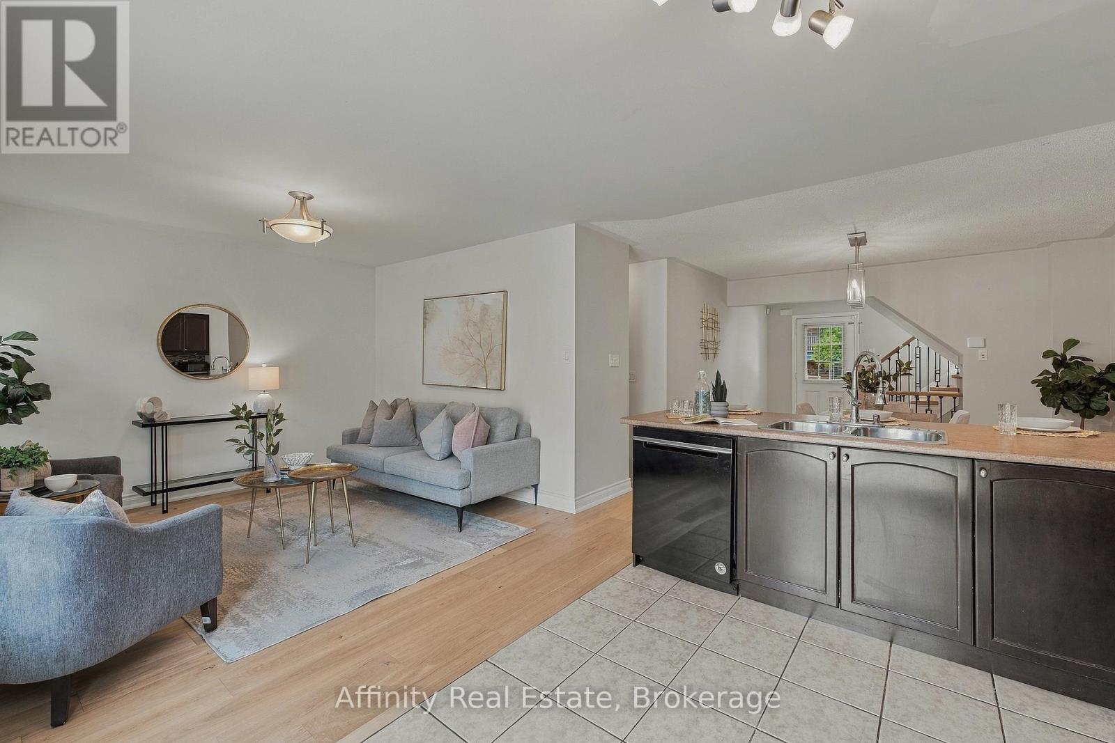 629 Gervais Terrace Property Photo 13