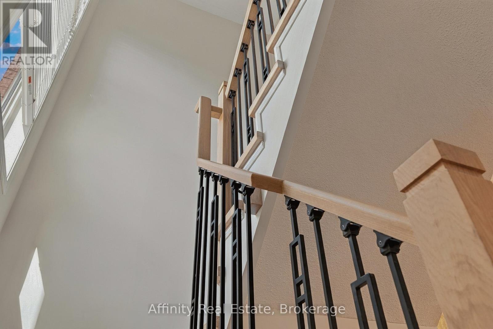 629 Gervais Terrace Property Photo 18