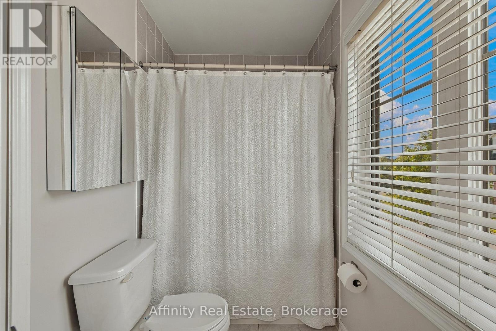 629 Gervais Terrace Property Photo 27