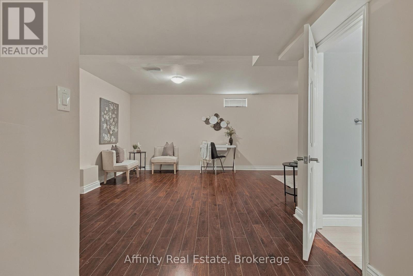 629 Gervais Terrace Property Photo 29
