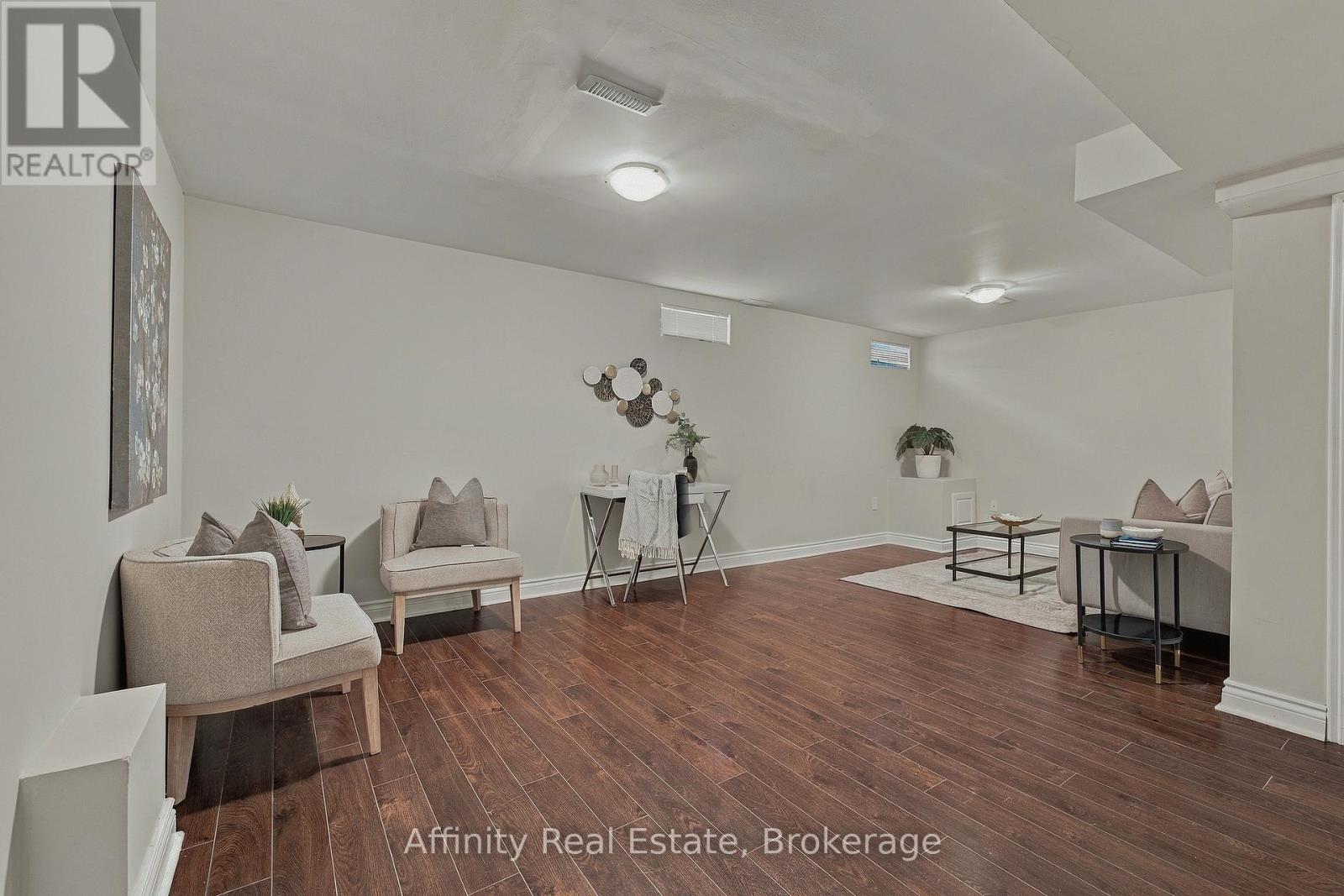 629 Gervais Terrace Property Photo 30