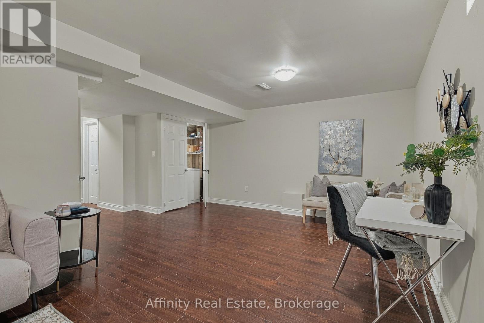 629 Gervais Terrace Property Photo 31