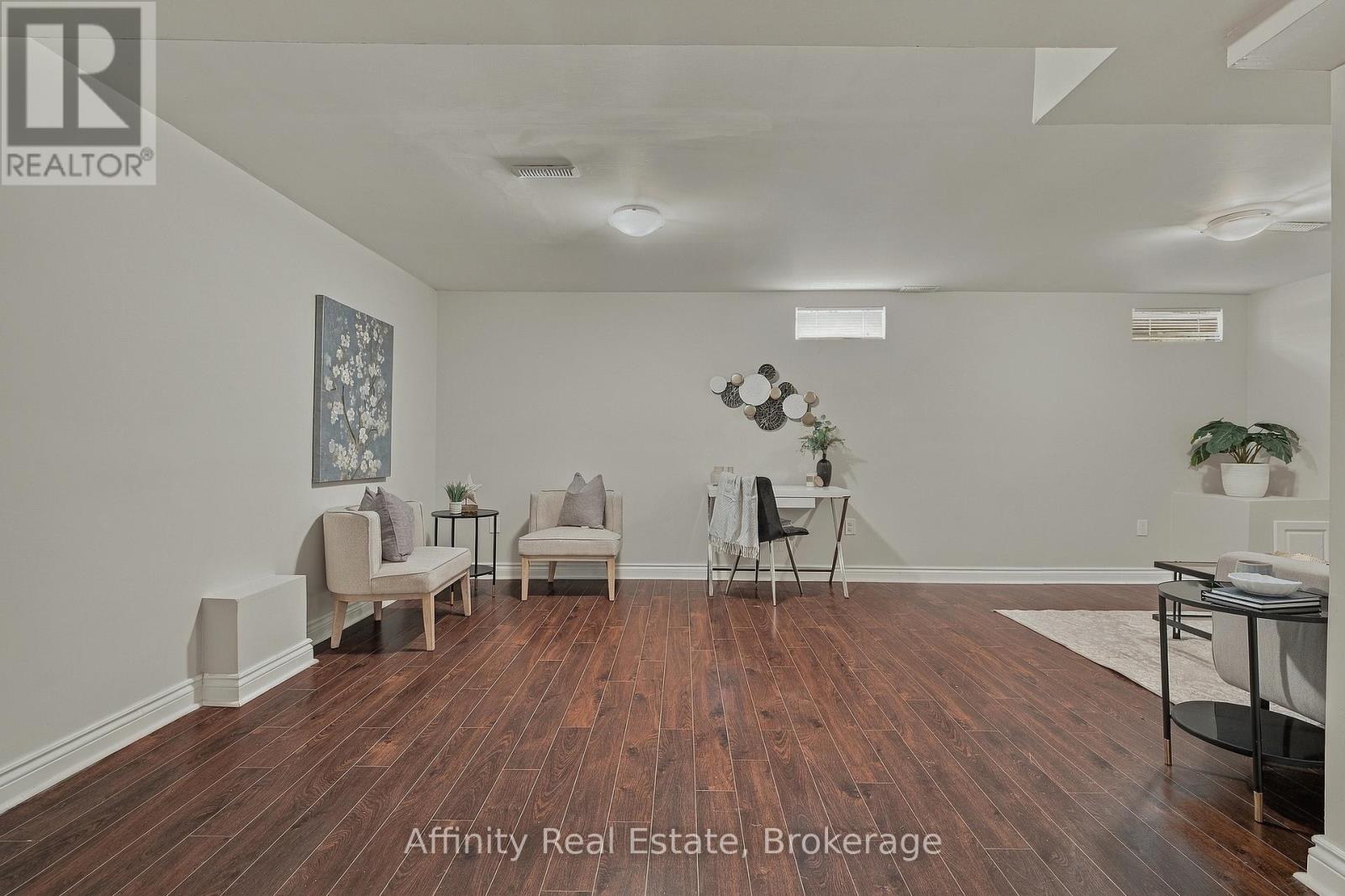 629 Gervais Terrace Property Photo 32