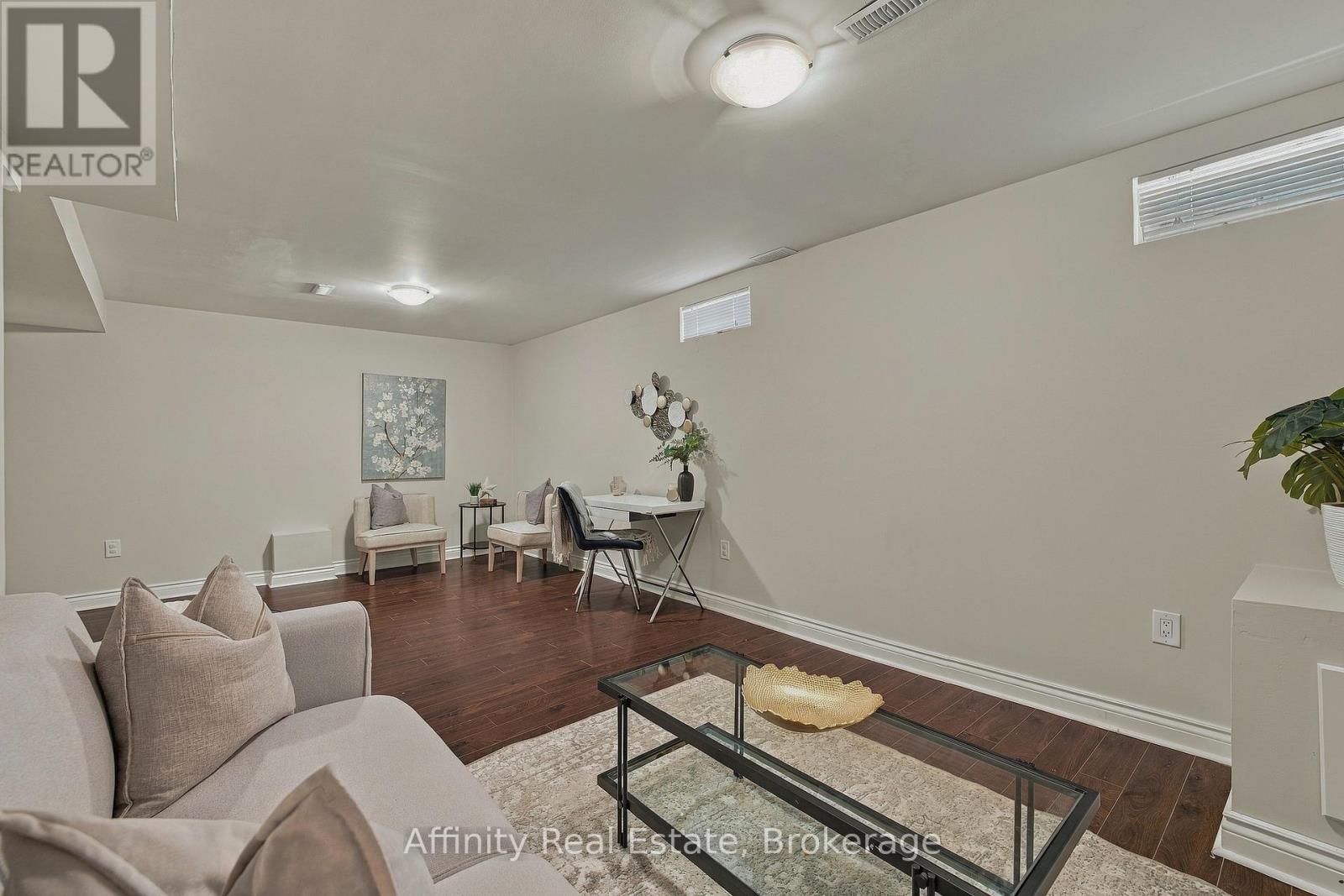 629 Gervais Terrace Property Photo 33