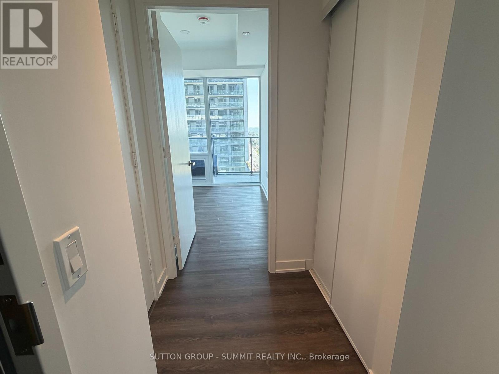1802 - 448 Burnhamthorpe Road W Property Photo 3