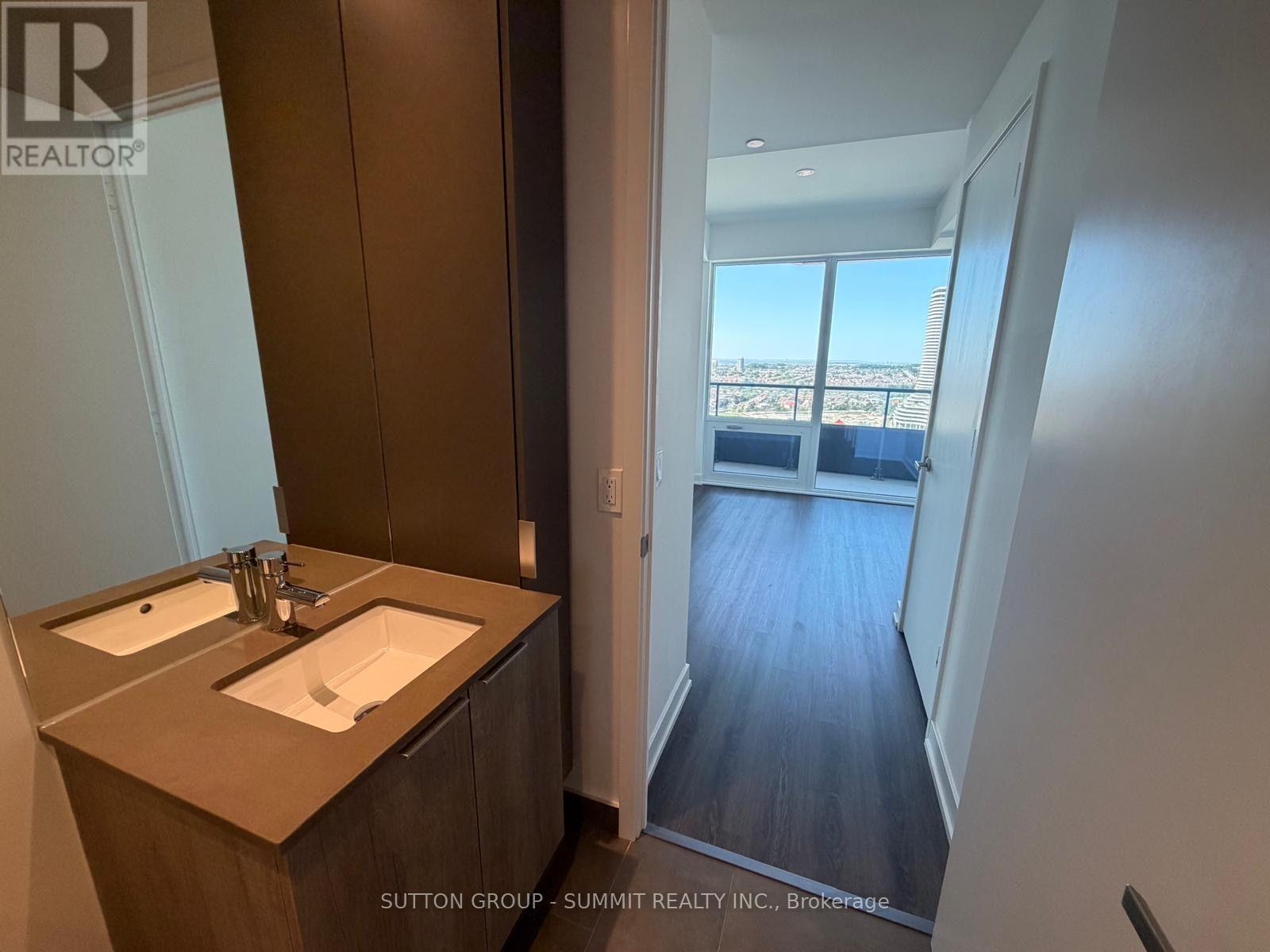 1802 - 448 Burnhamthorpe Road W Property Photo 17