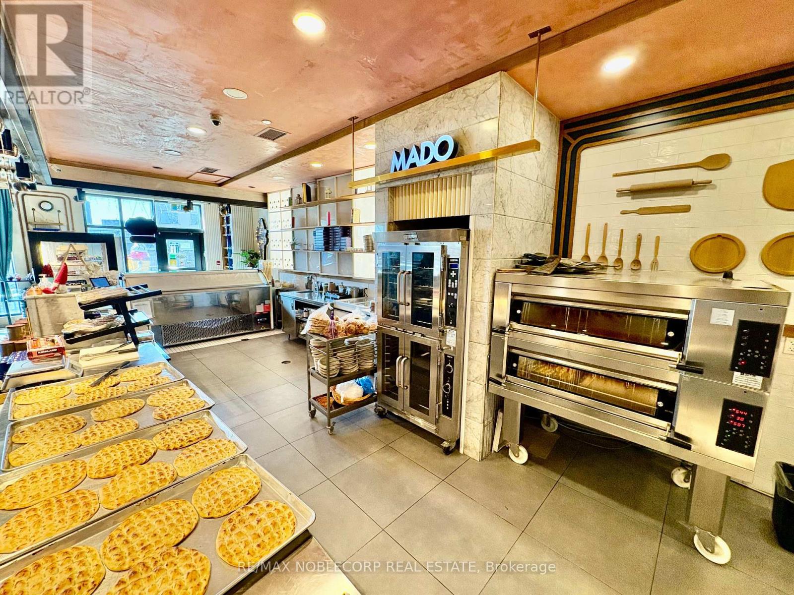 Unit A - 3300 Dufferin Street Property Photo 8