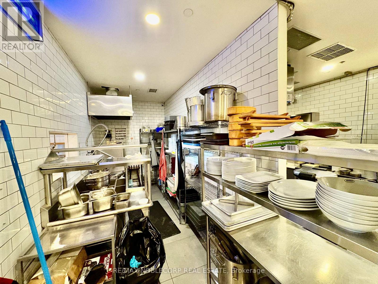 Unit A - 3300 Dufferin Street Property Photo 17