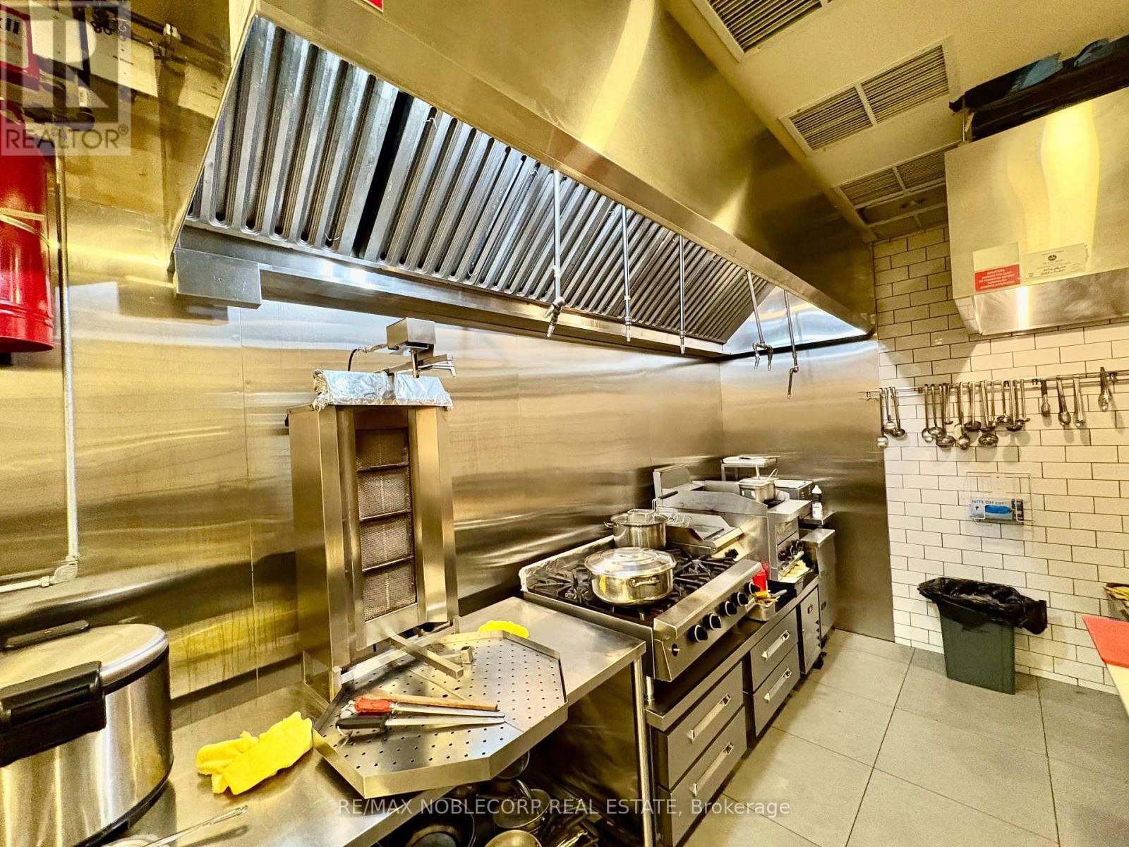 Unit A - 3300 Dufferin Street Property Photo 19