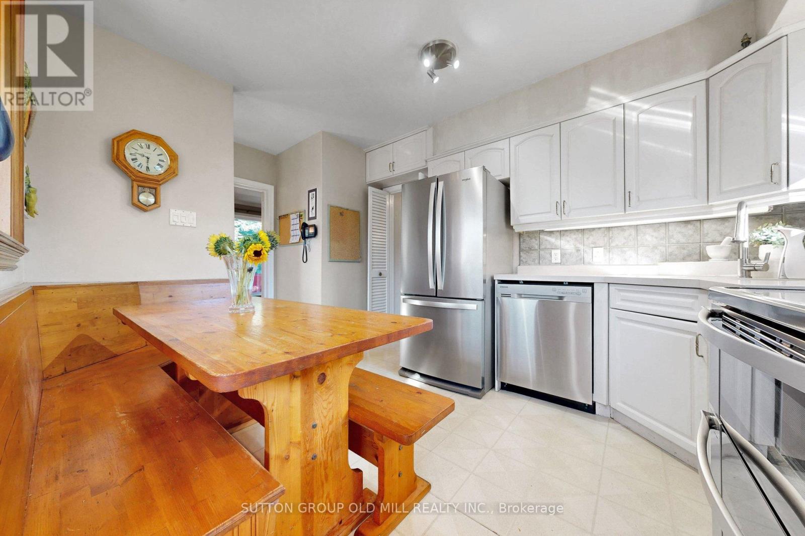 4 Ravenscrest Drive Property Photo 12