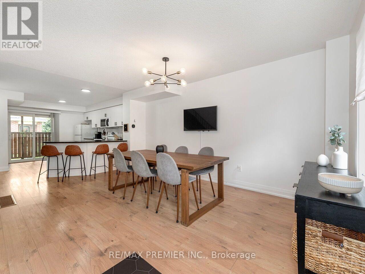 48 ODOARDO DI SANTO CIRCLE Property Photo 1