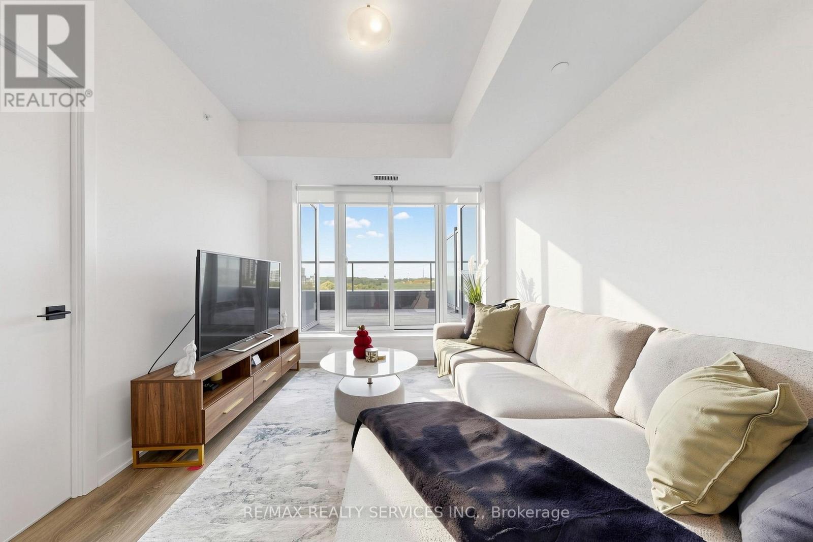 511 - 2489 Taunton Road Property Photo 16
