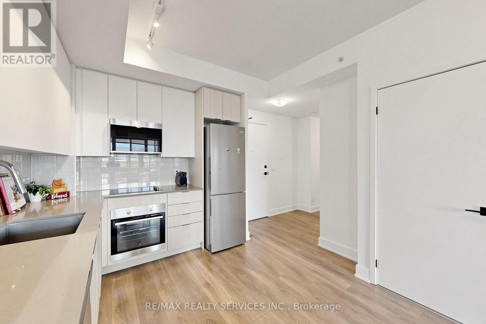 511 - 2489 Taunton Road Property Photo 18