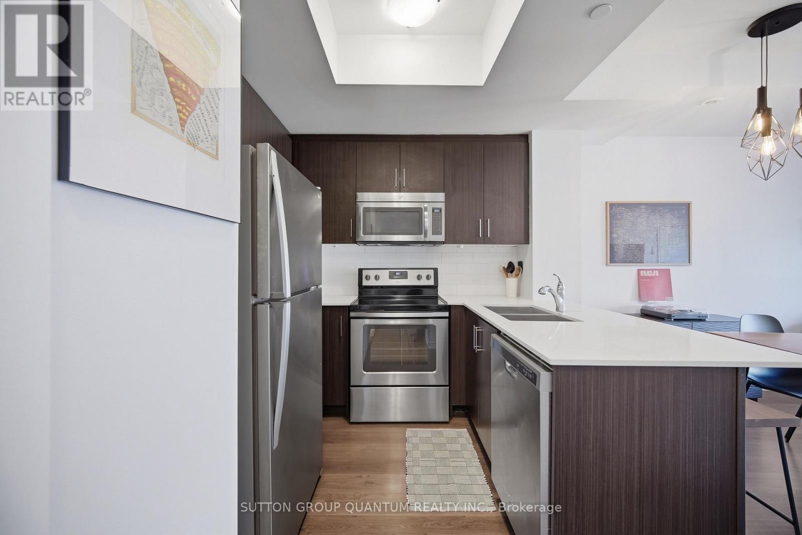5 - 145 Long Branch Avenue Property Photo 10