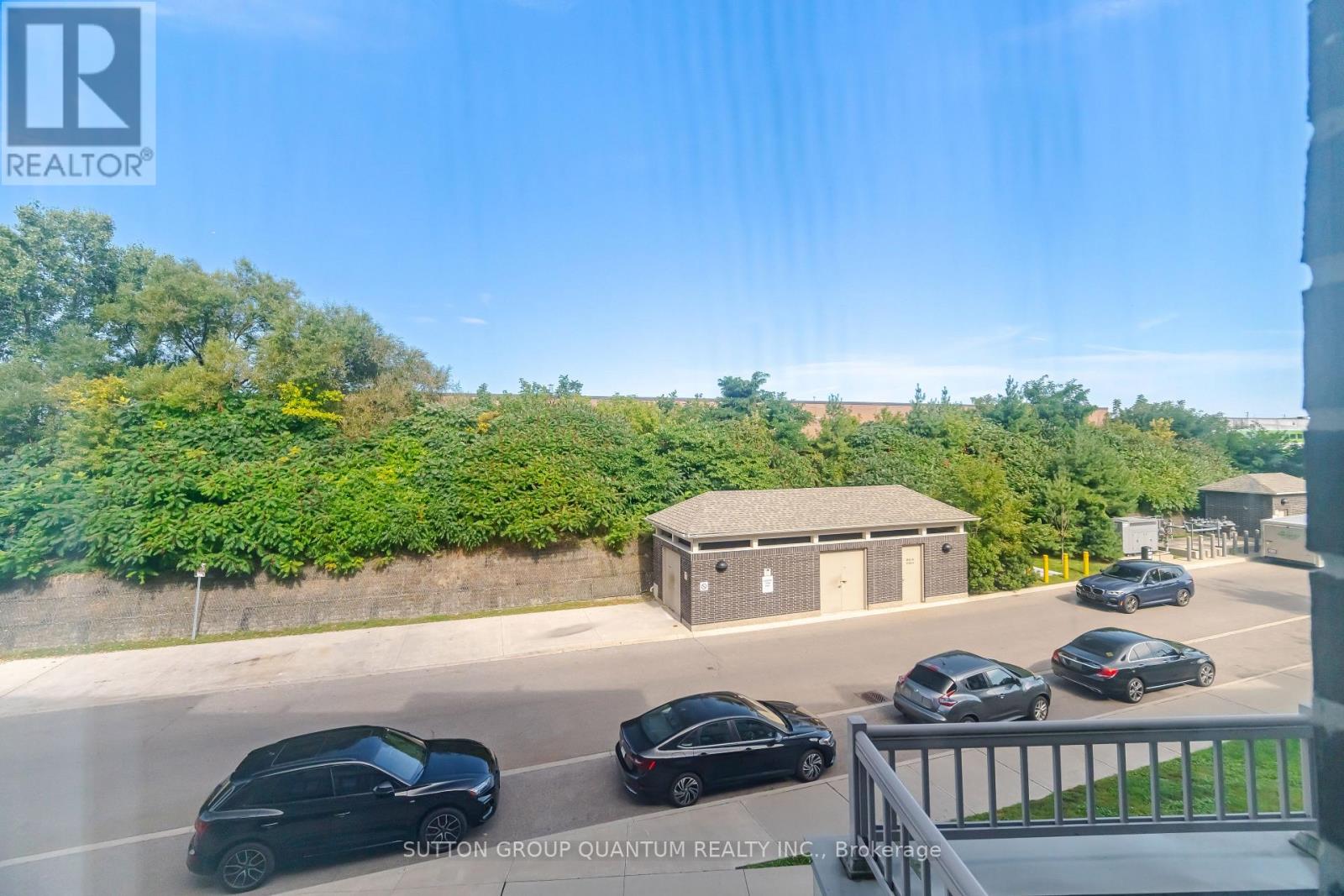 5 - 145 Long Branch Avenue Property Photo 16