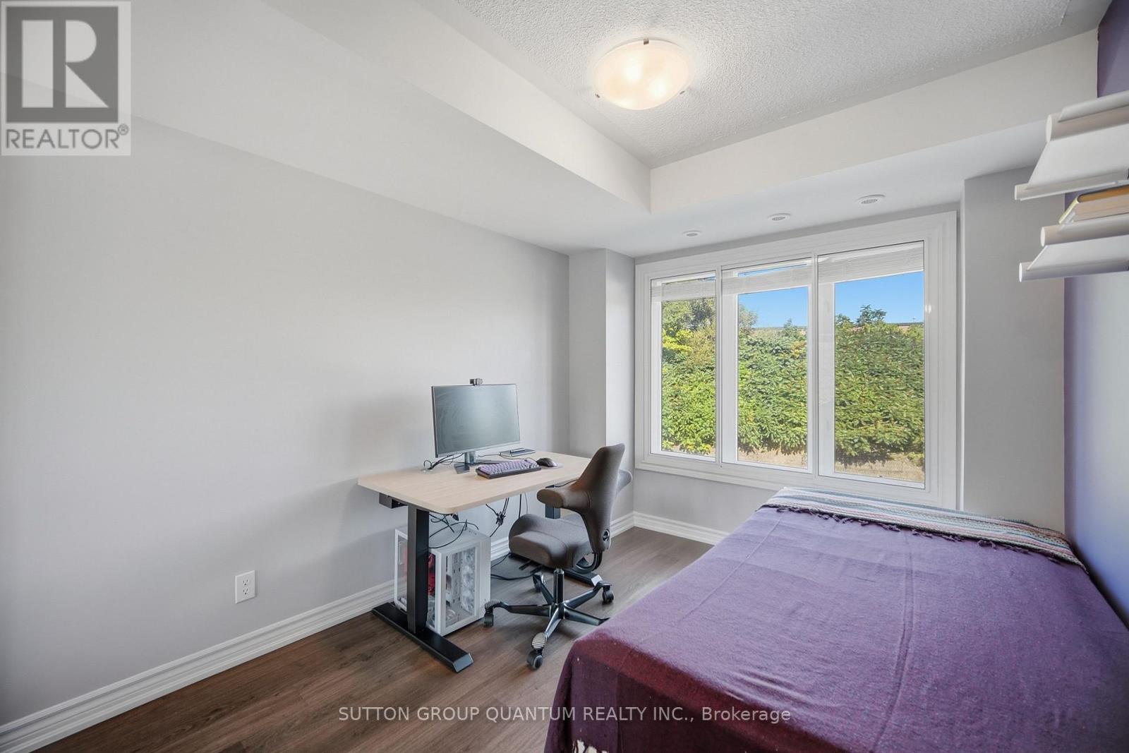 5 - 145 Long Branch Avenue Property Photo 18