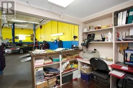 1530 Keele Street Property Photo 17