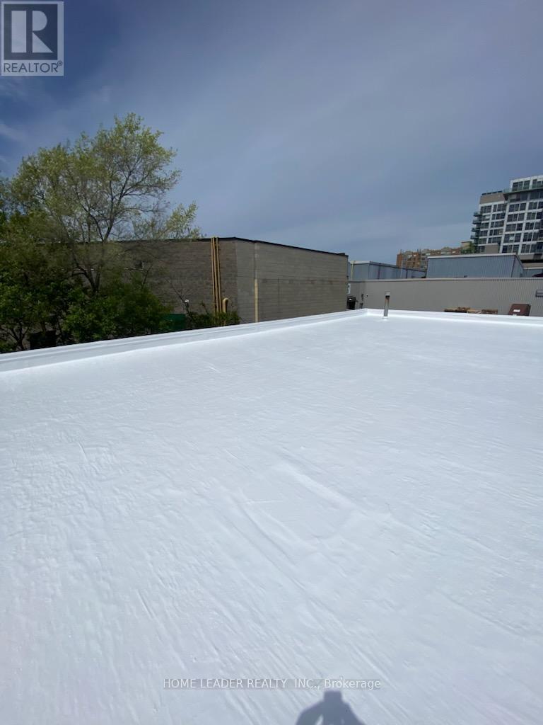 1530 Keele Street Property Photo 21