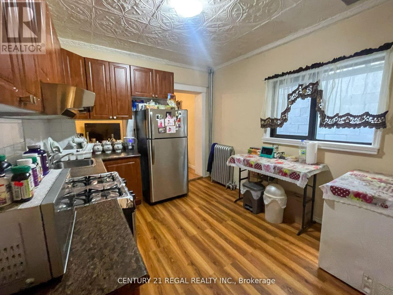 1281 Queen Street W Property Photo 3