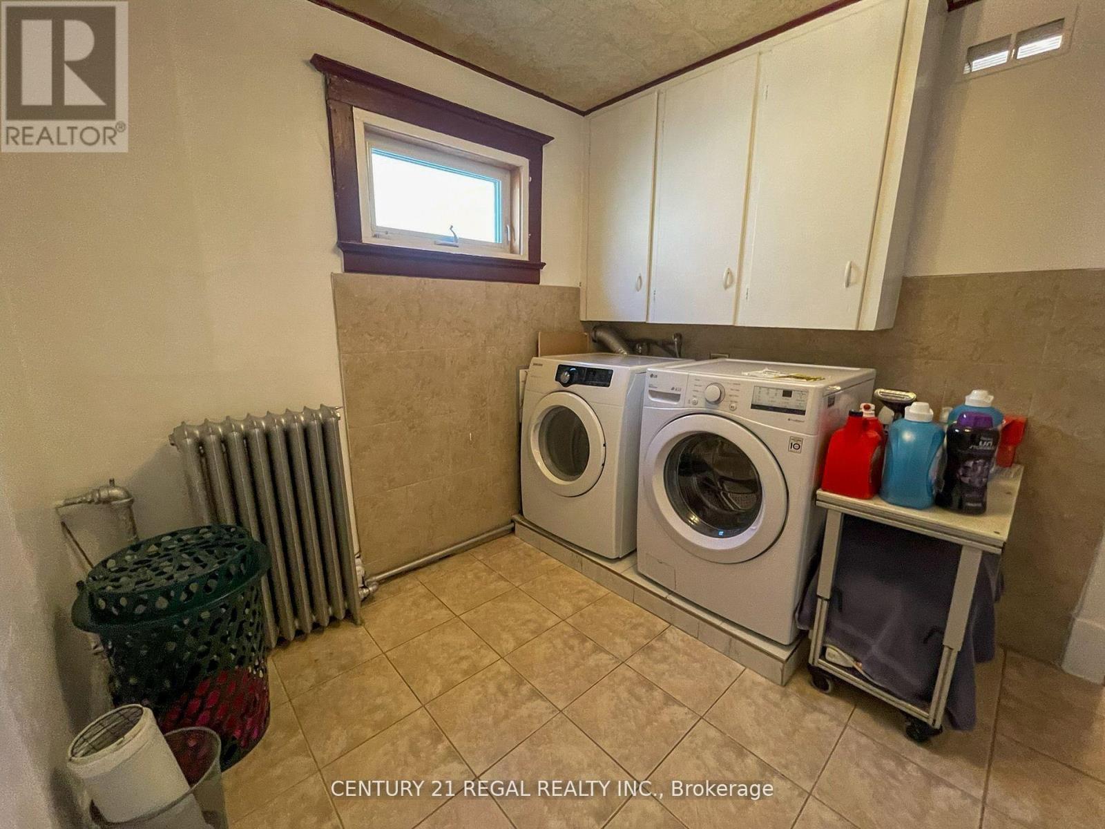 1281 Queen Street W Property Photo 6