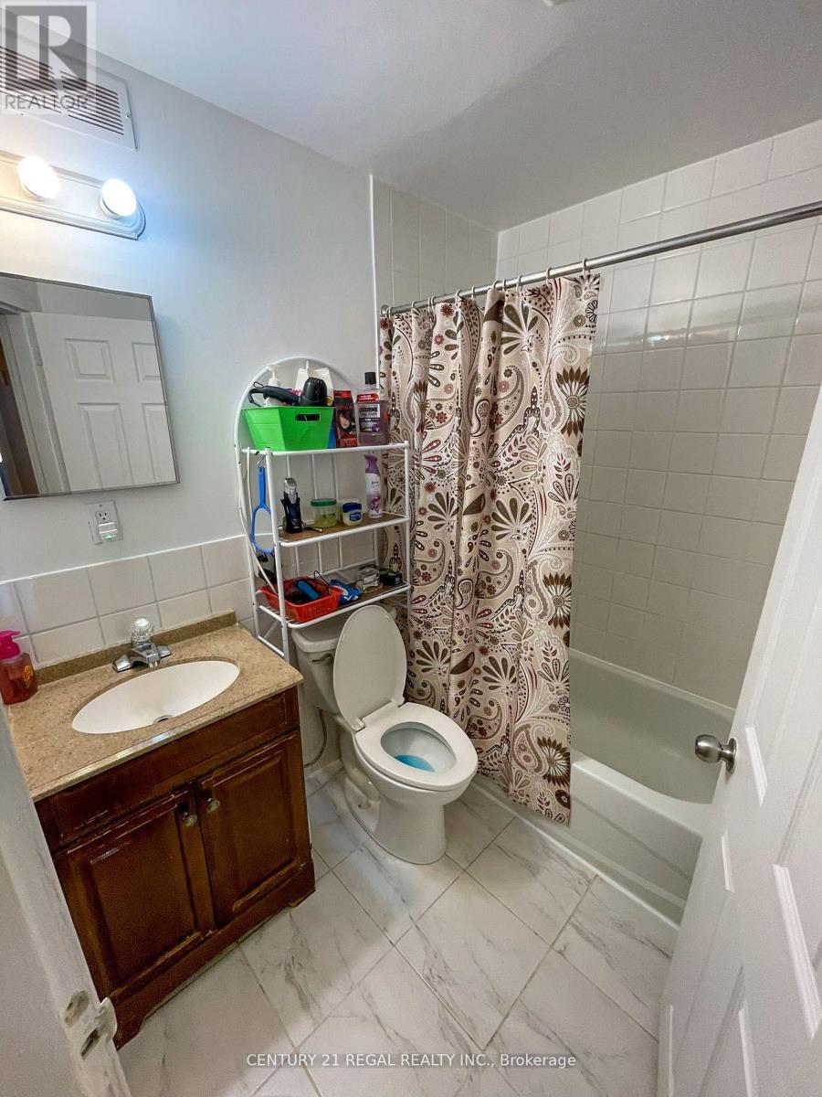 1281 Queen Street W Property Photo 7