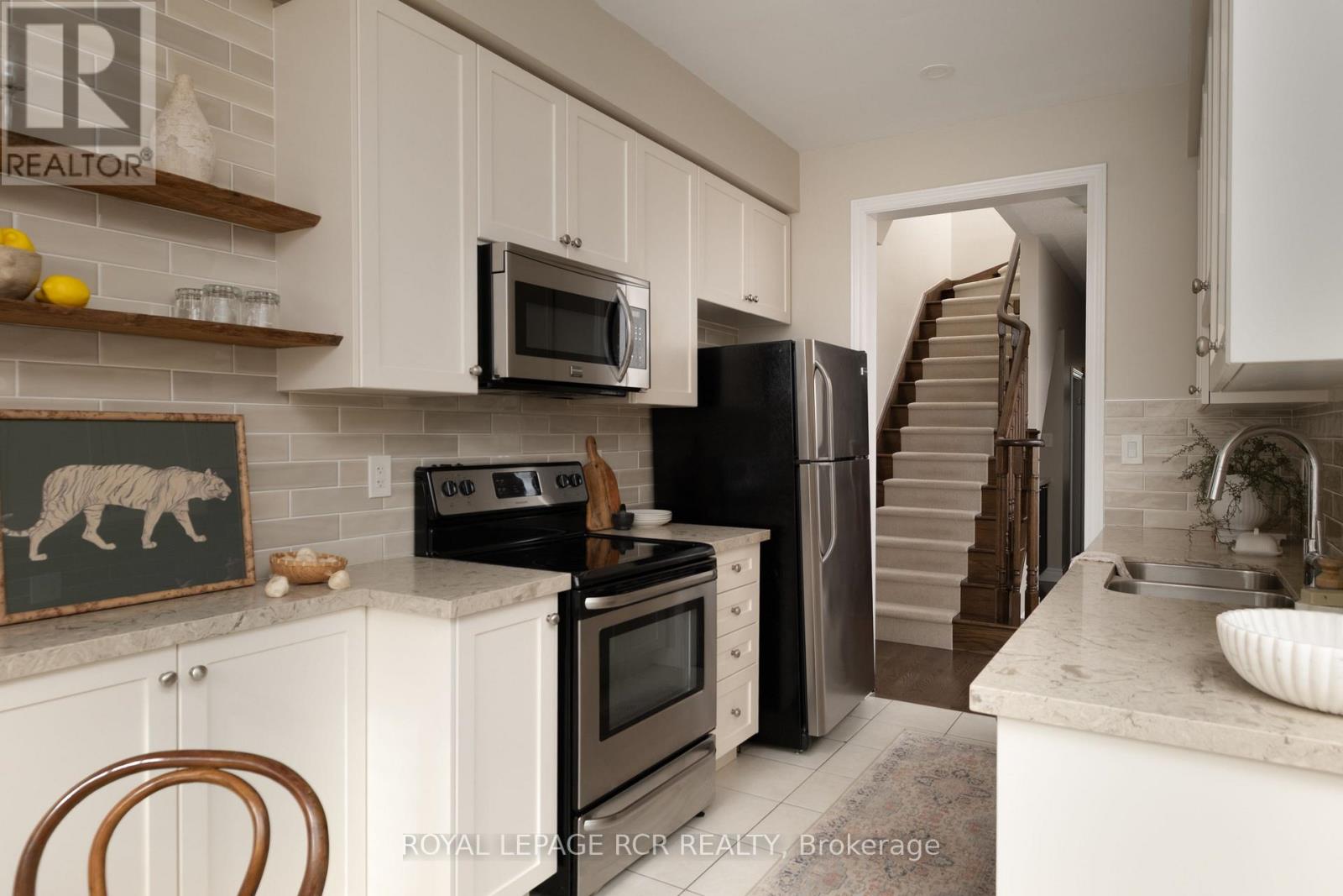 18 Cedarcrest Street Property Photo 8
