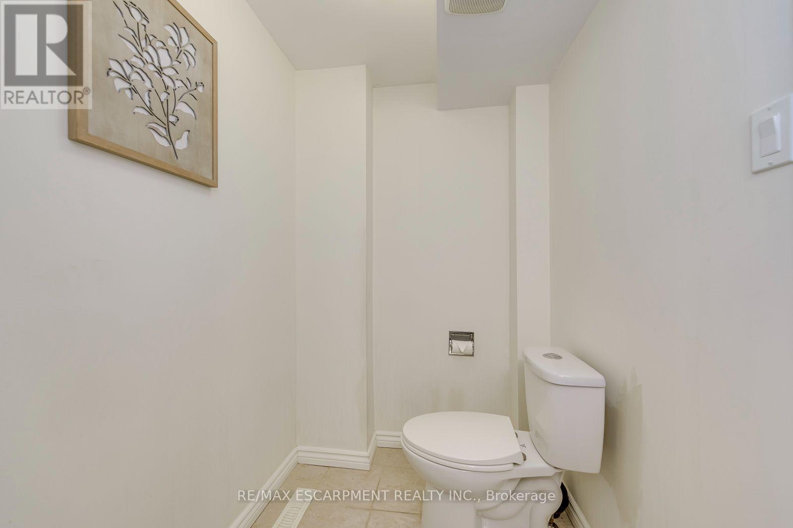 2549 Addingham Crescent Property Photo 12