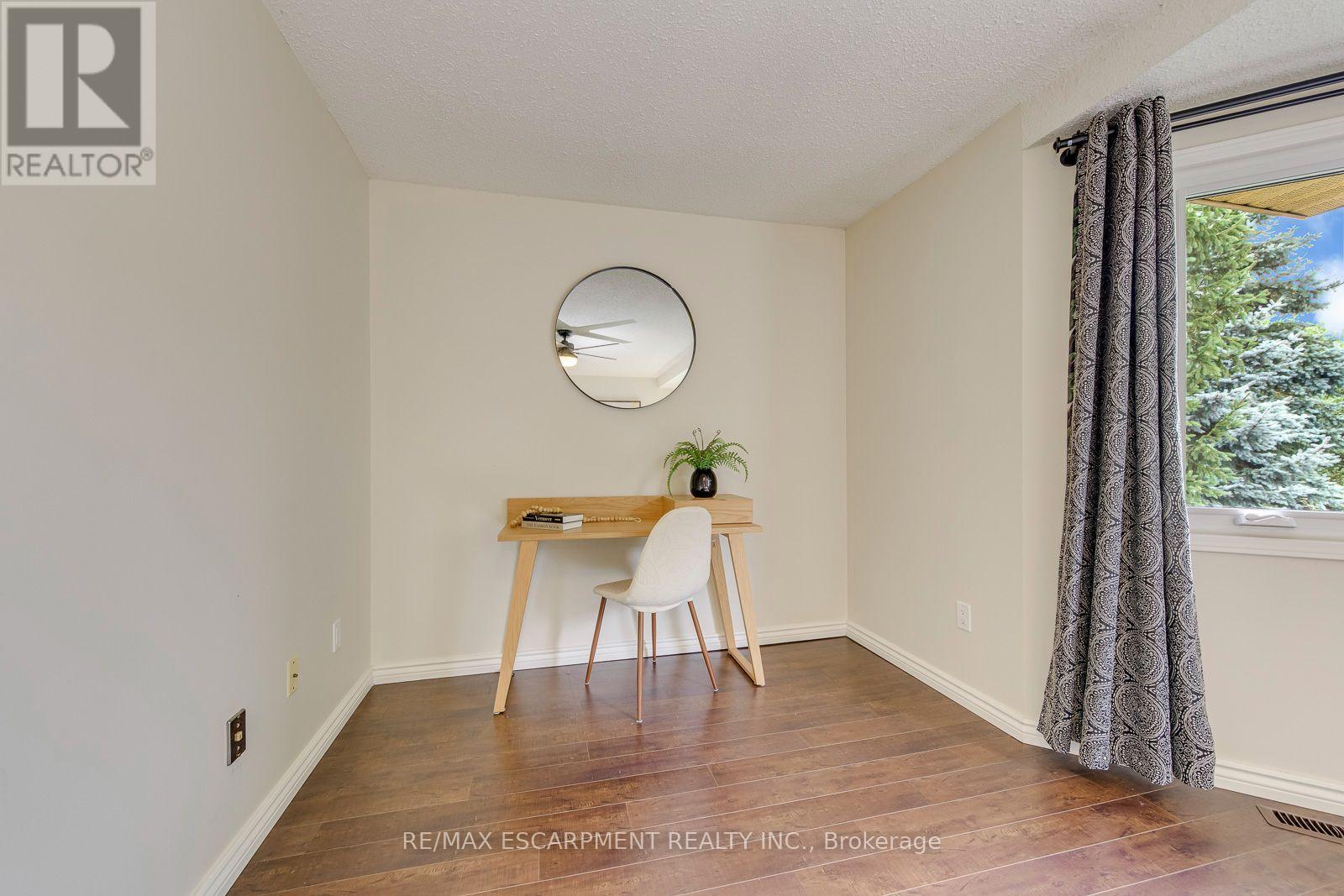 2549 Addingham Crescent Property Photo 16