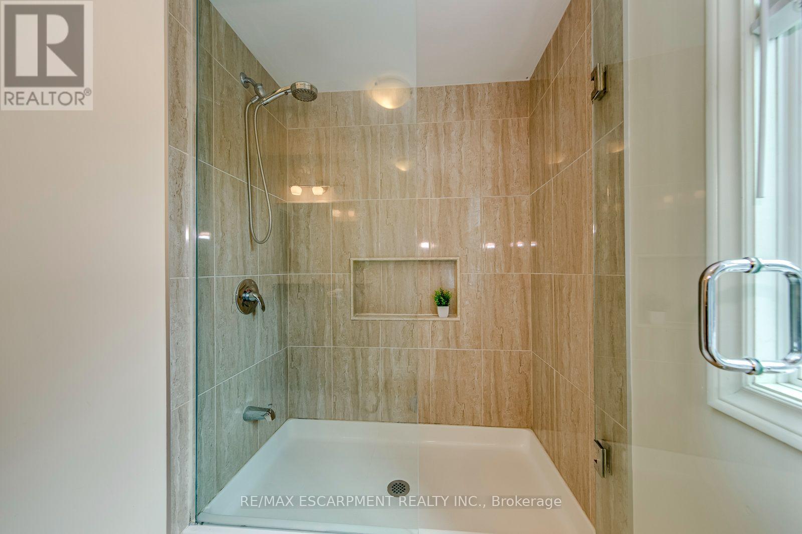 2549 Addingham Crescent Property Photo 18