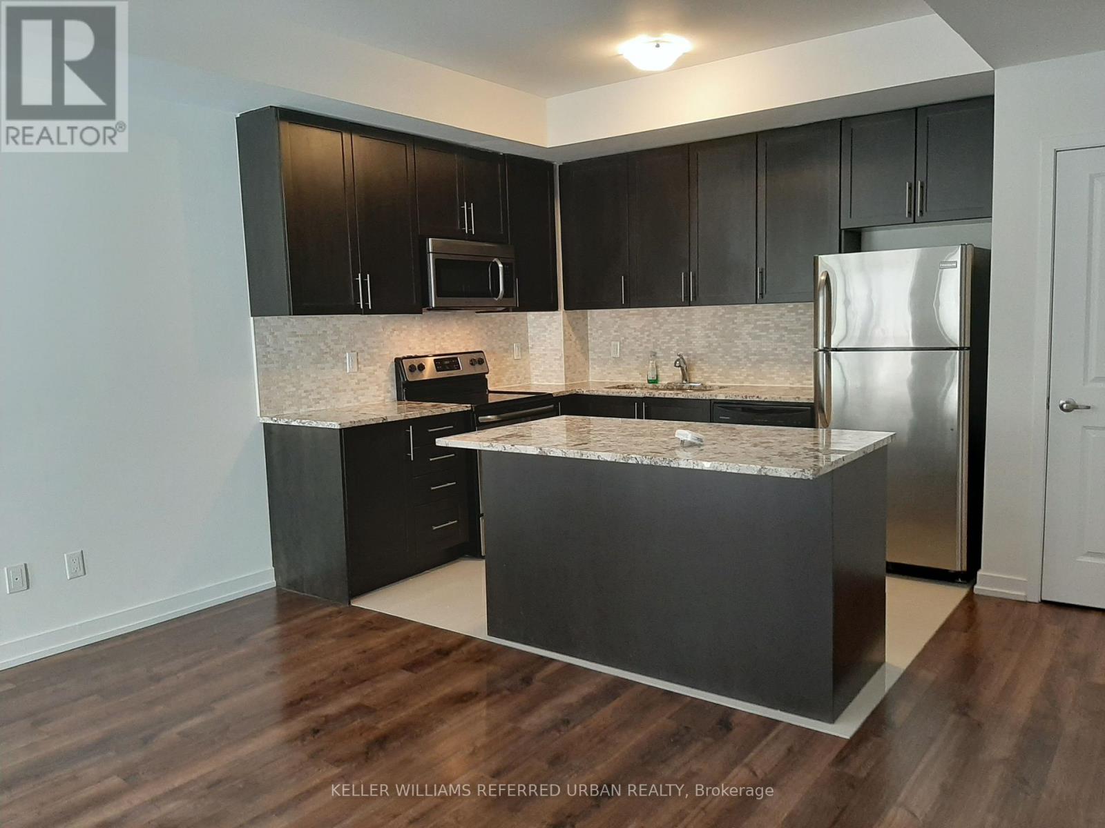 3b - 867 Wilson Avenue Property Photo 1
