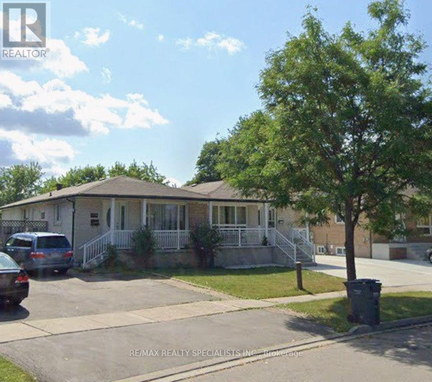 7464 Discus Crescent Property Photo 1