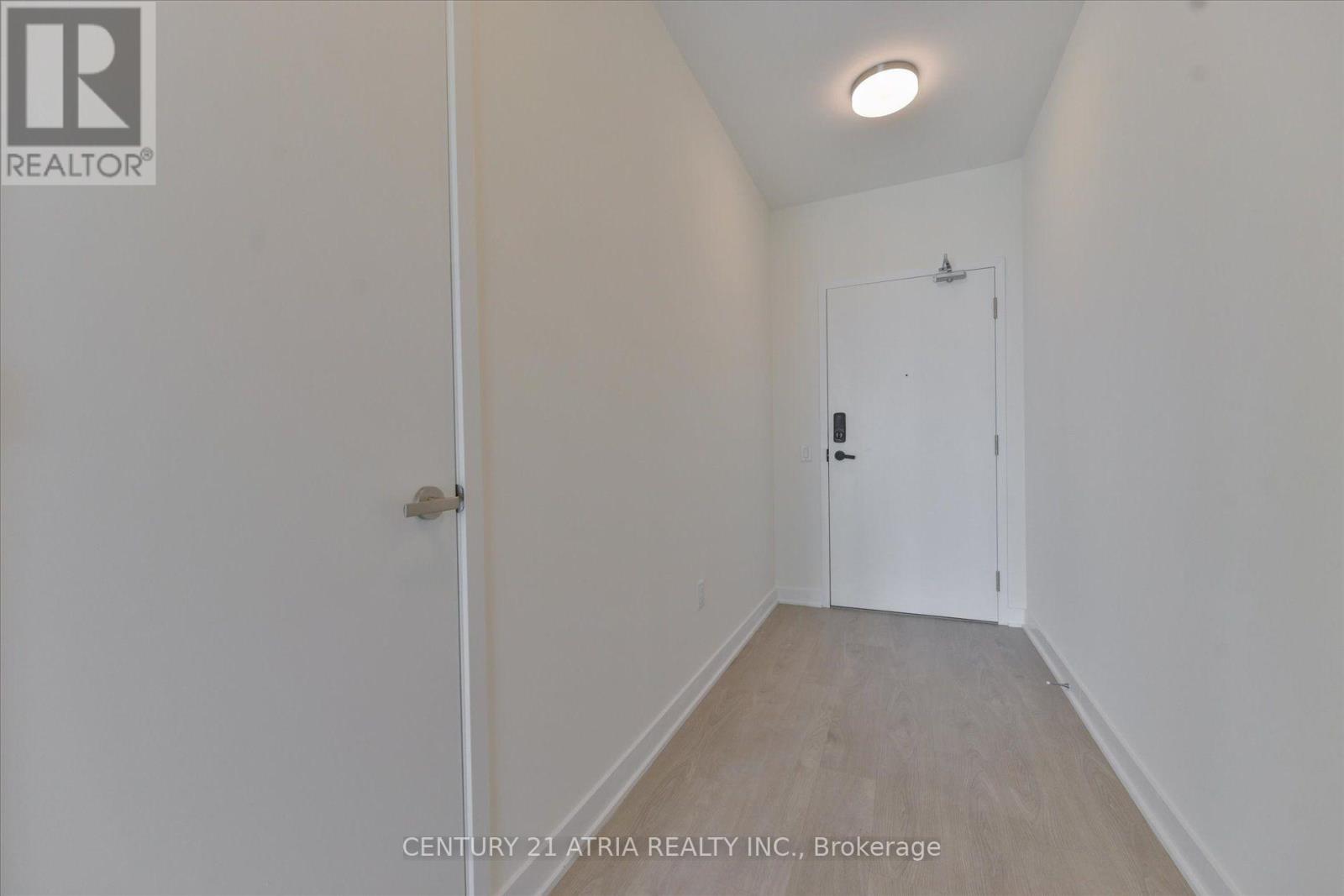 1609 - 3900 Confederation Parkway Property Photo 11