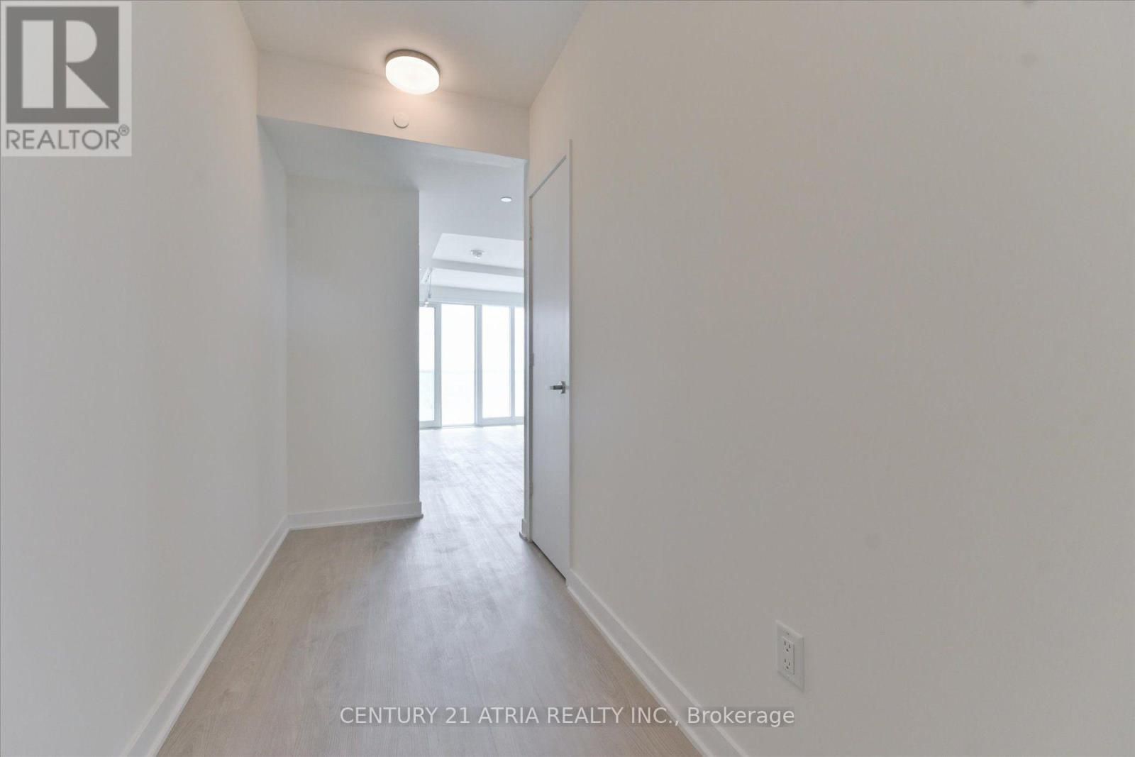 1609 - 3900 Confederation Parkway Property Photo 12
