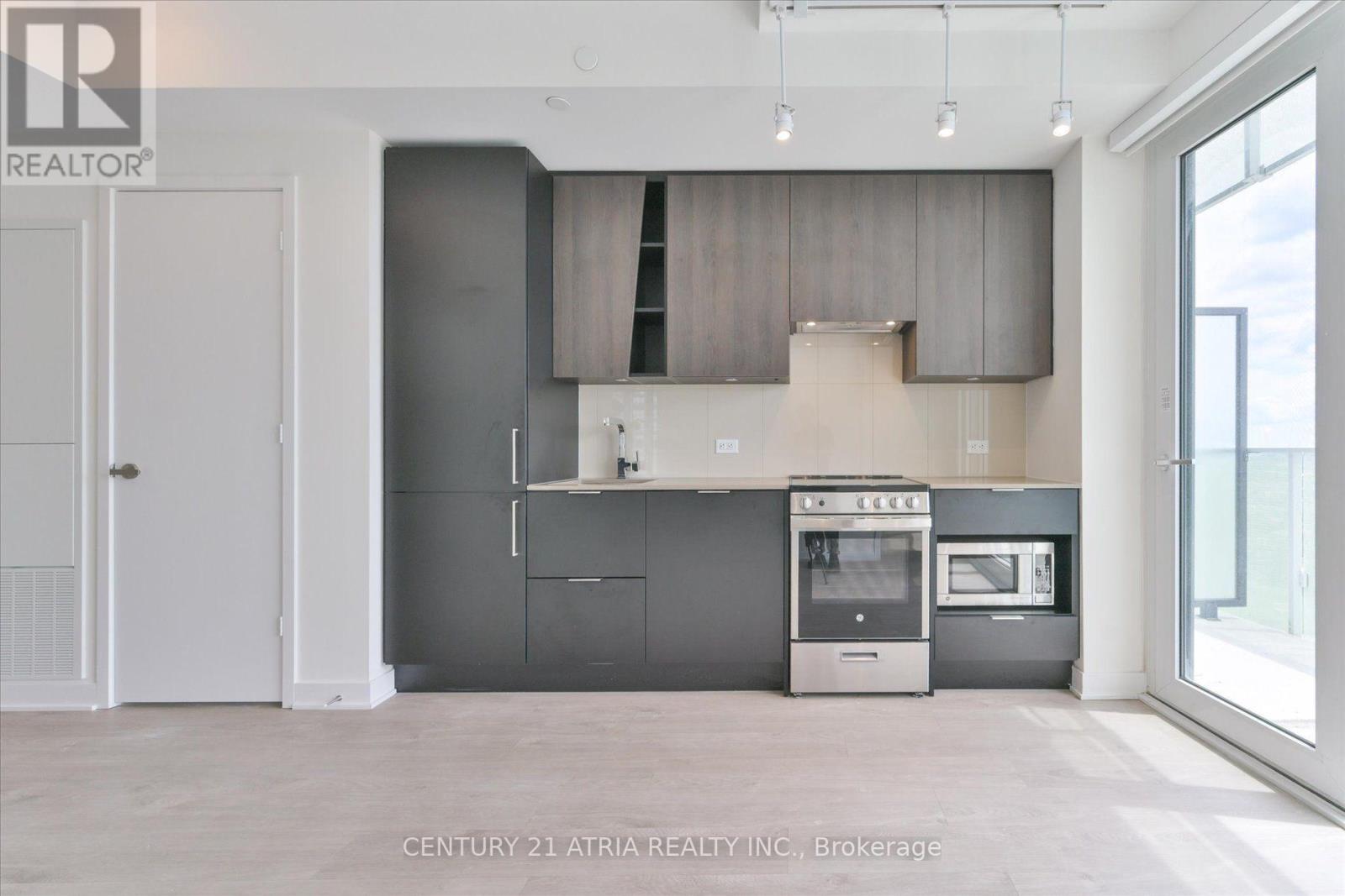 1609 - 3900 Confederation Parkway Property Photo 16