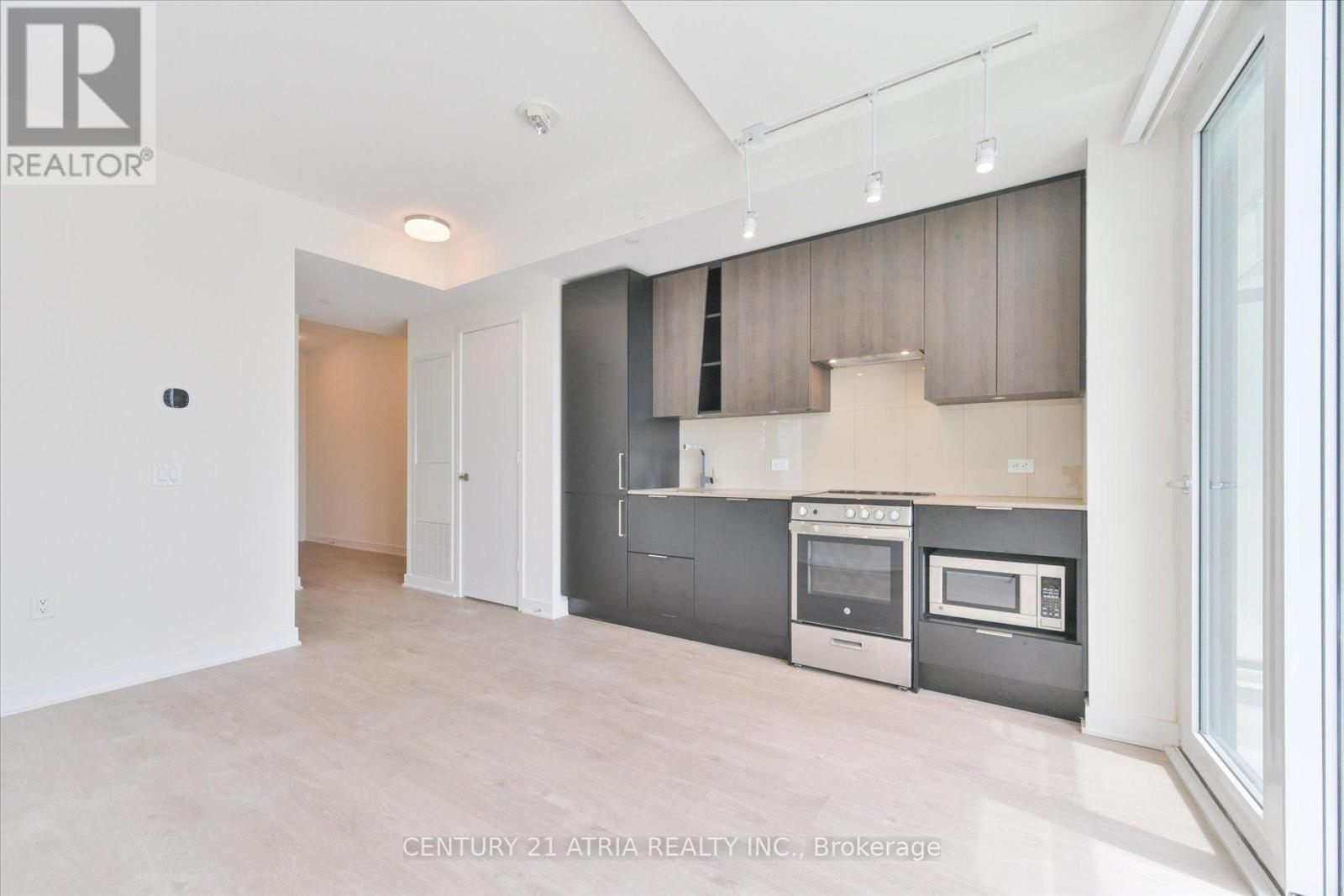1609 - 3900 Confederation Parkway Property Photo 17