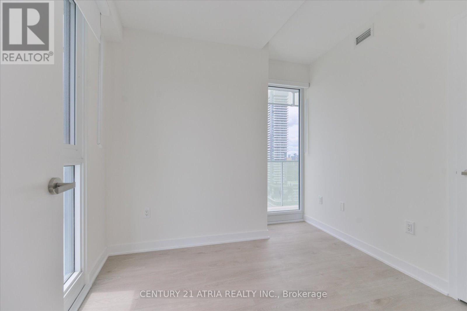1609 - 3900 Confederation Parkway Property Photo 21