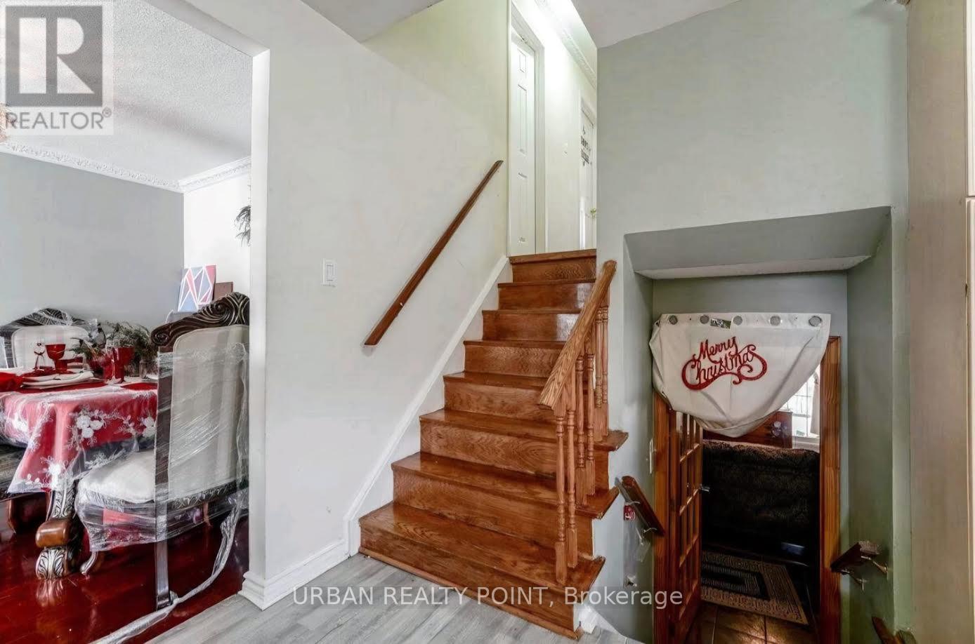 52 Fallway Road E Property Photo 6