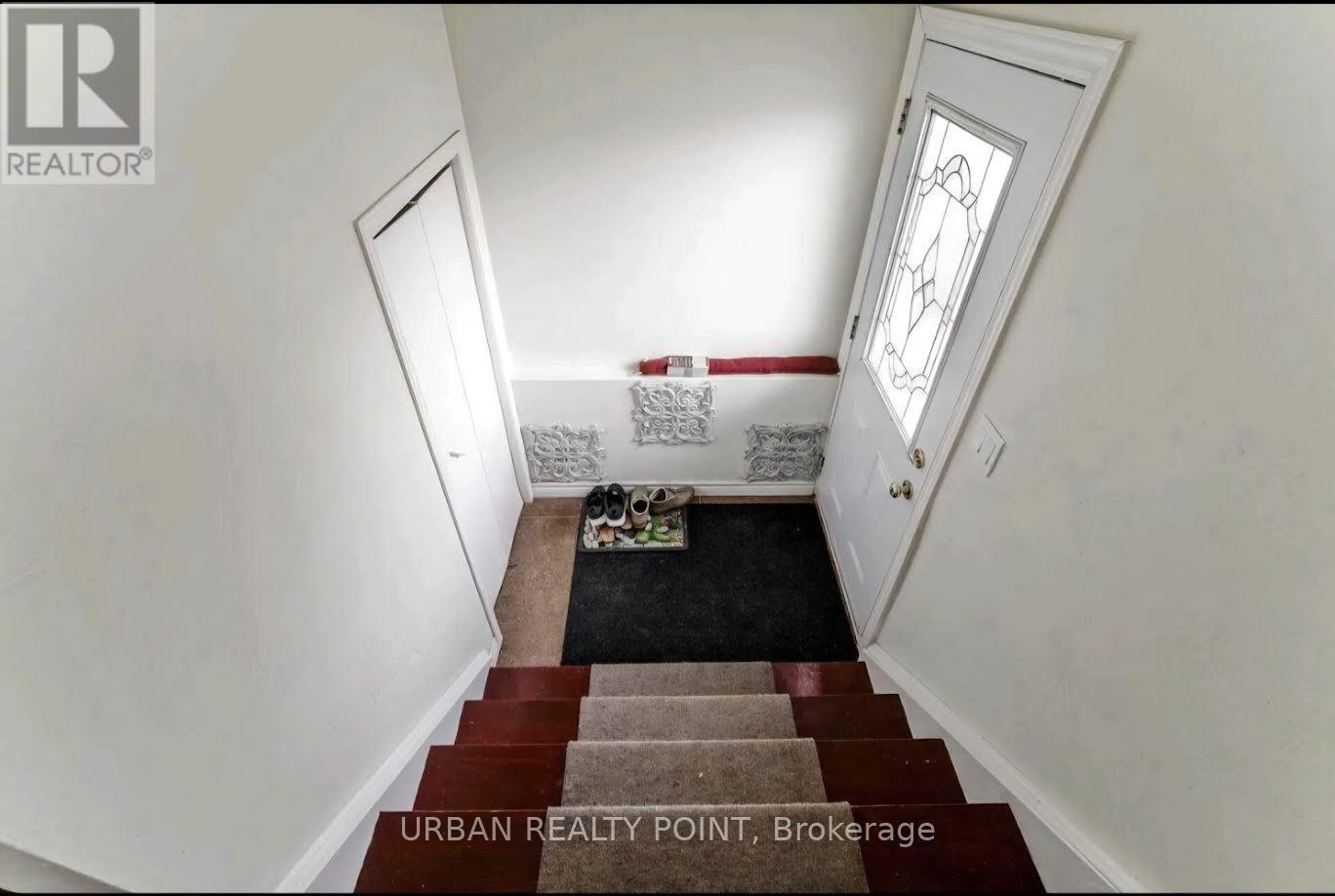 52 Fallway Road E Property Photo 7