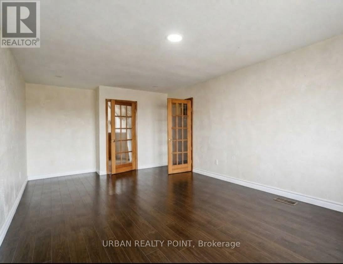 52 Fallway Road E Property Photo 17