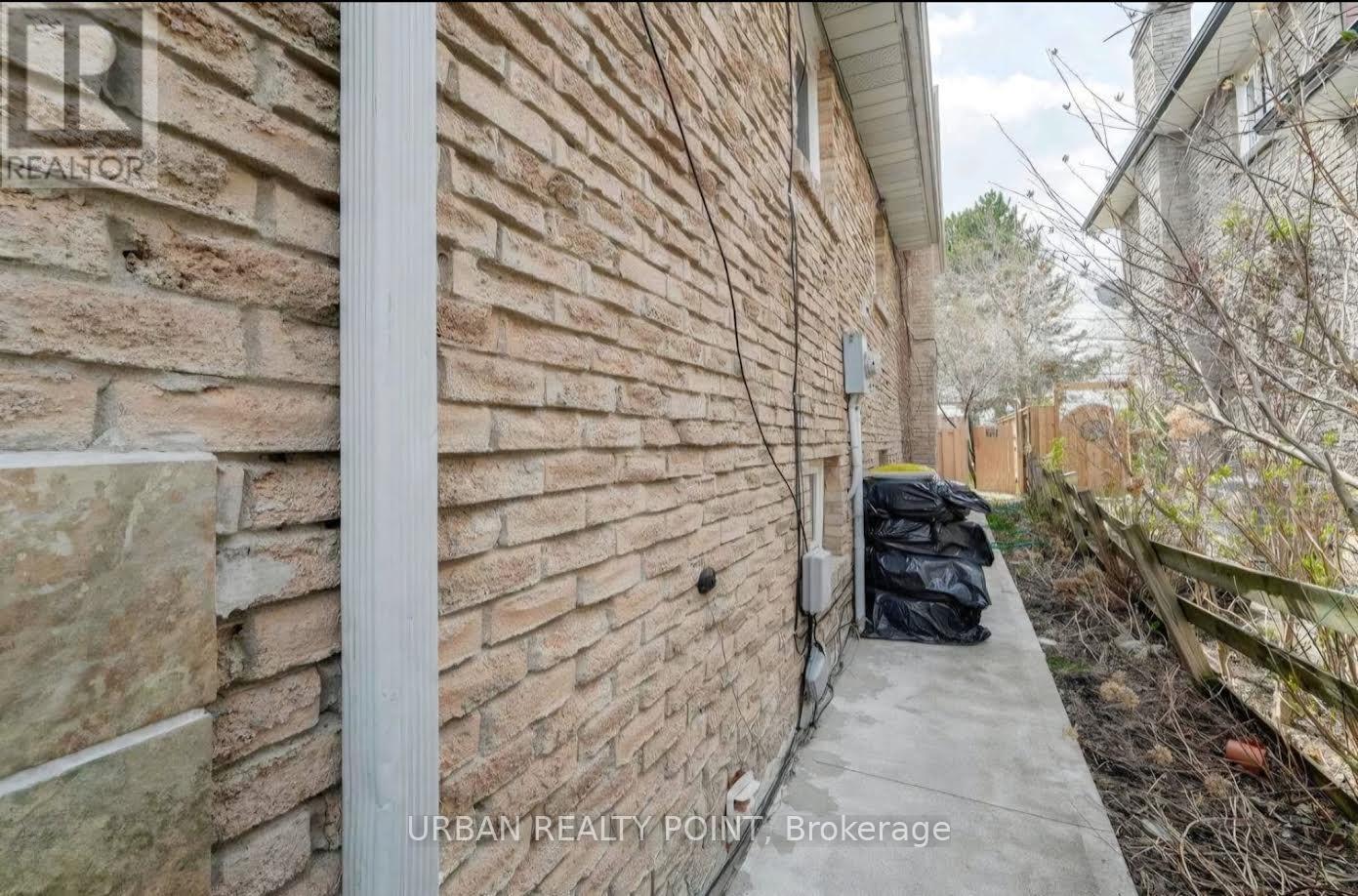 52 Fallway Road E Property Photo 18