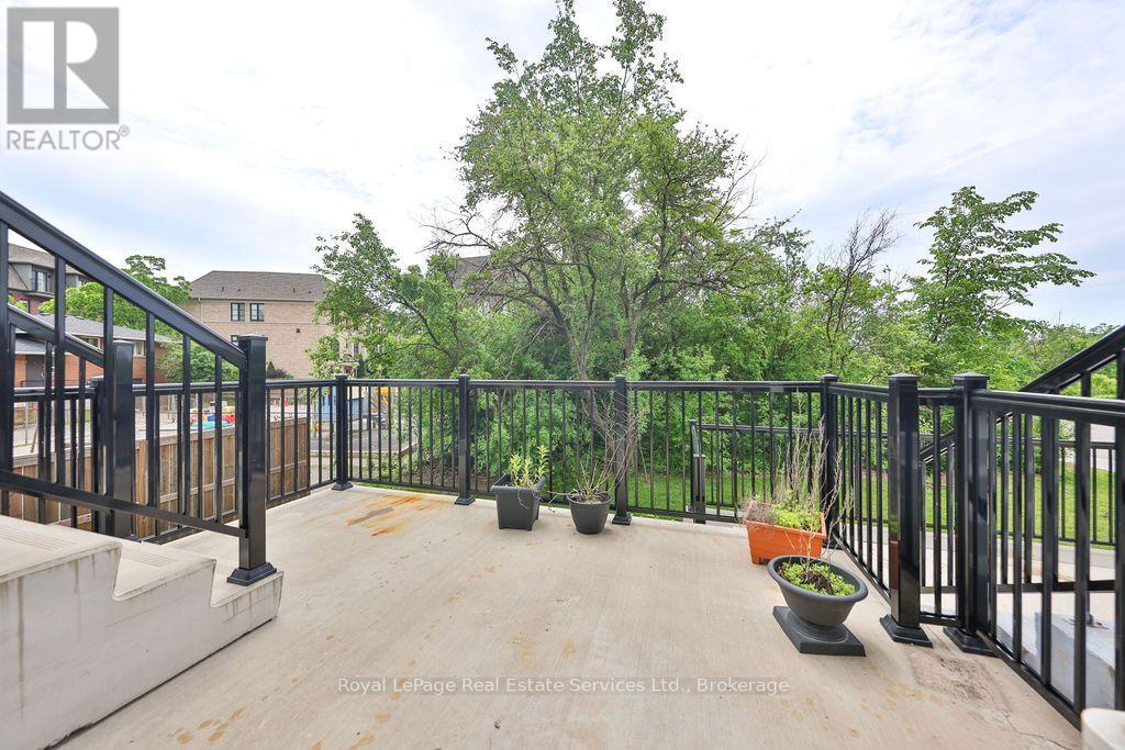 27 - 2199 Lillykin Street Property Photo 32